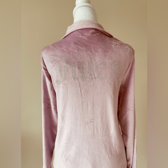 Juicy Couture Women’s Velvet Fleece Button Down Shirt and Pants Mauve Pajama Set - Picture 9 of 11